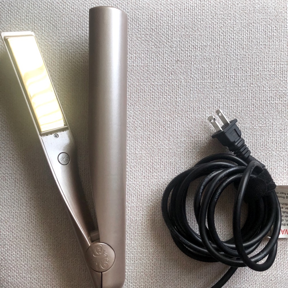 Tyme Iron curling iron